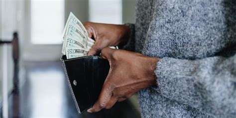 Thieves Trick Woman Out of $400,000 With Sweepstakes Scam: .